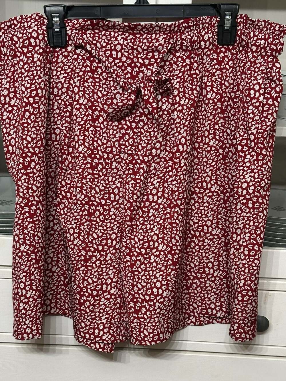 Kojooin Red And White Leopard Animal Print Paperbag Waist Shorts Size 2XL